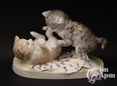 Скульптура "Играющие котята"